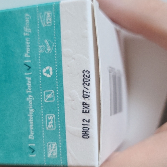 NWT lavido age away hydrating cream - Picture 3 of 3